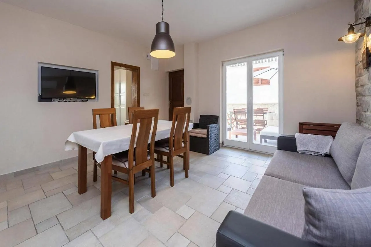 Holiday Home In Petrcane