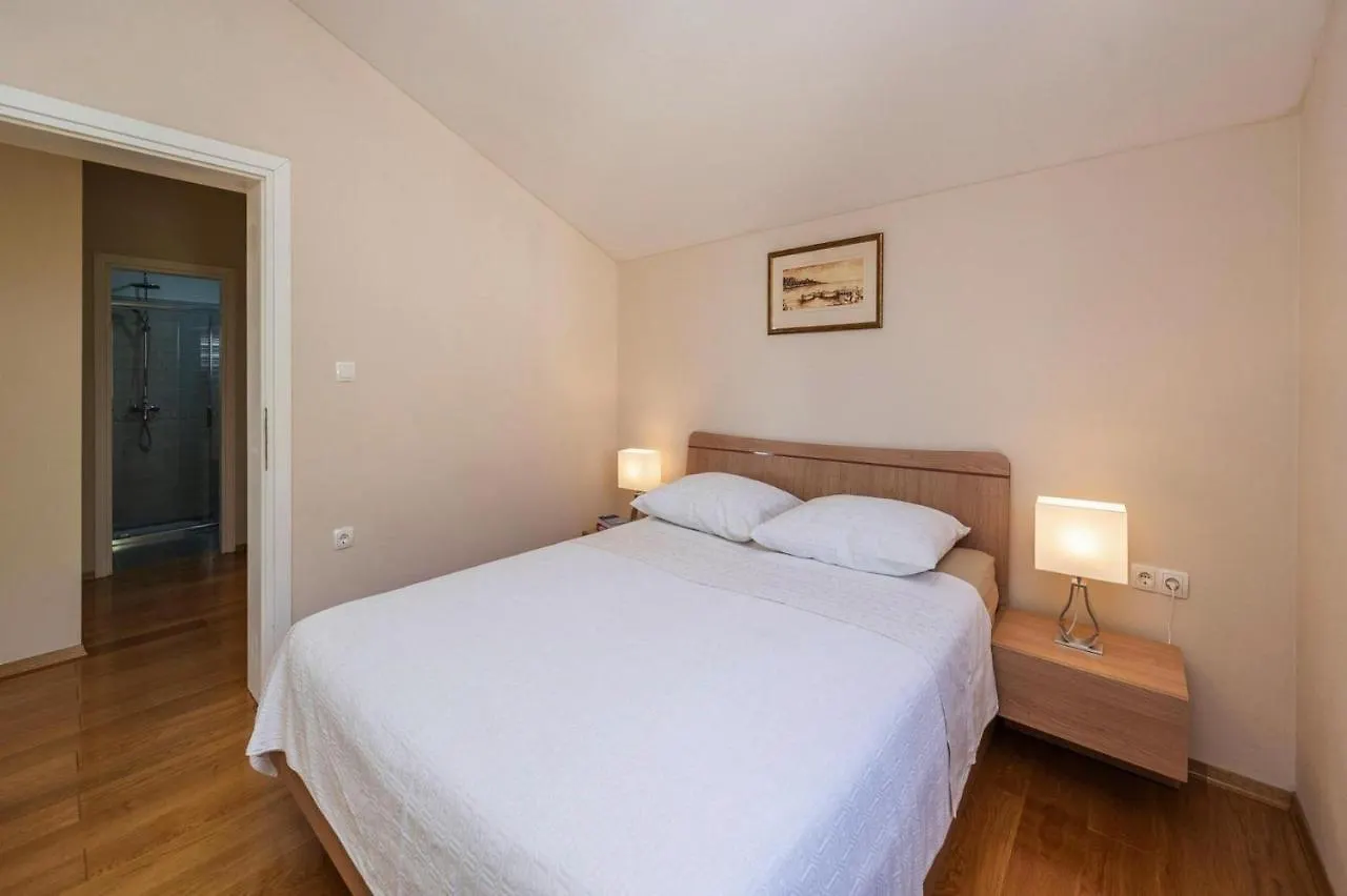 Holiday Home In Petrcane