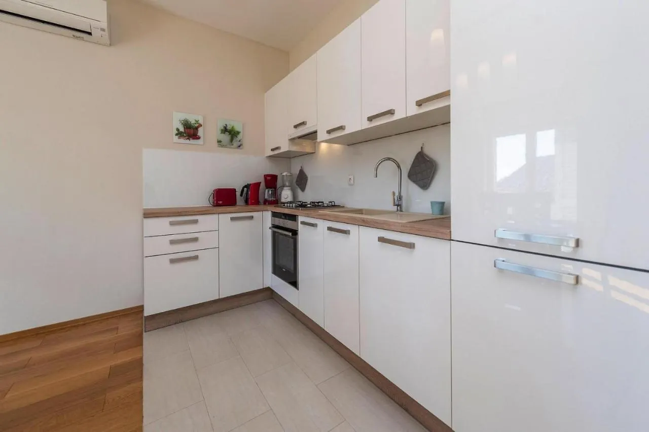Holiday Home In Petrcane